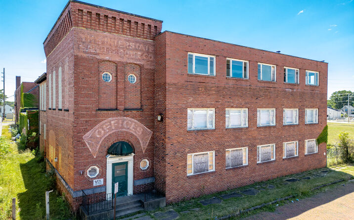 Pictures of Industrial property located at 836 Savannah Ave NE, Canton, OH 44704 for sales - image #1