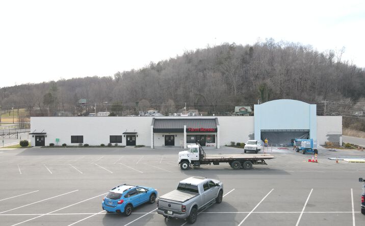 Pictures of Office, Retail property located at 1749 US-19E, Elizabethton, TN 37643 for sales - image #1
