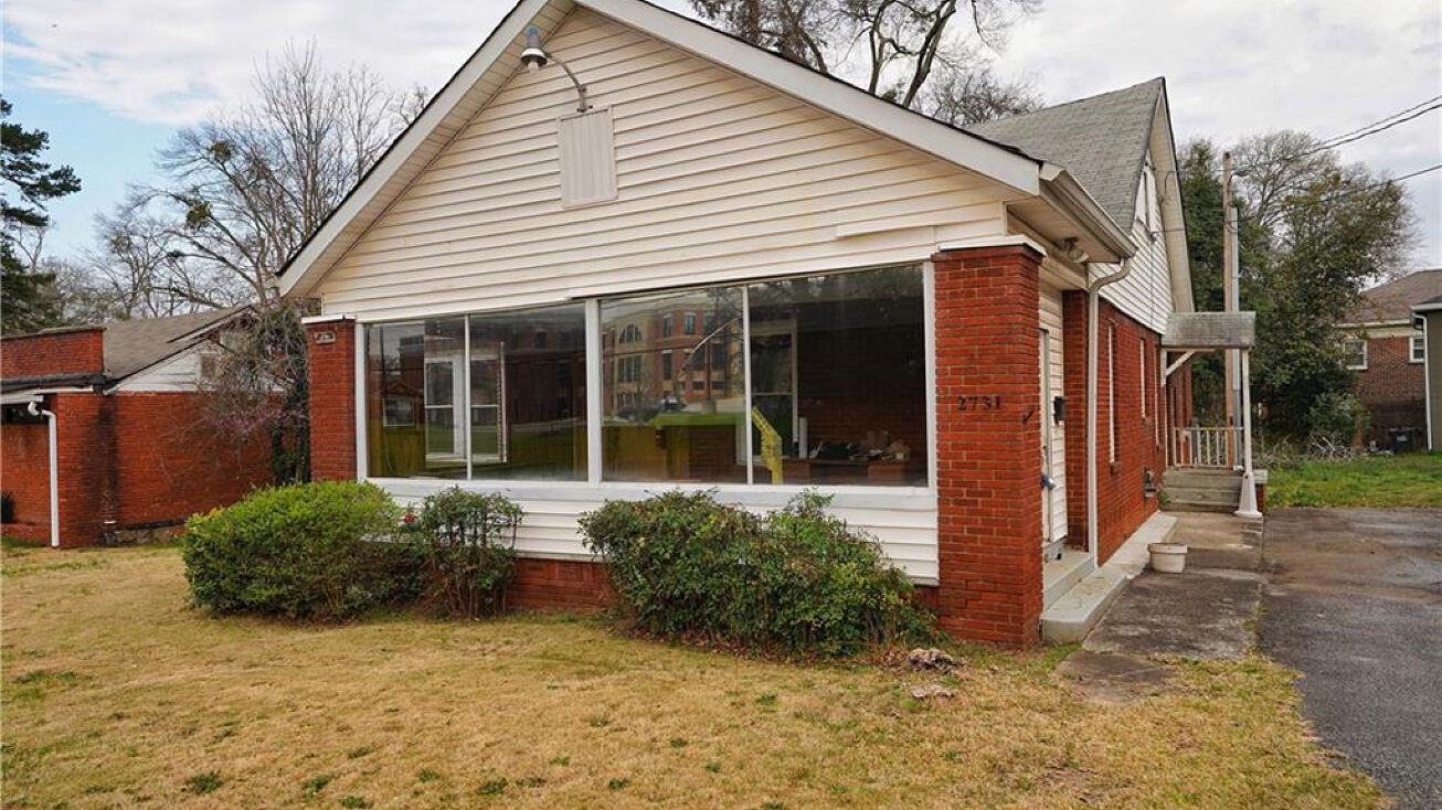 Pictures of Office, Retail, Industrial property located at 2731 Church Street, Atlanta, GA 30344 for sales - image #1