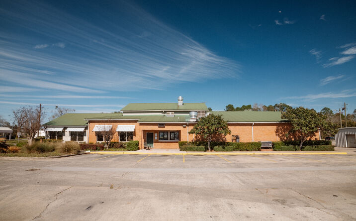 Pictures of Retail property located at 362 N 1st St, Jesup, GA 31545 for sales - image #1