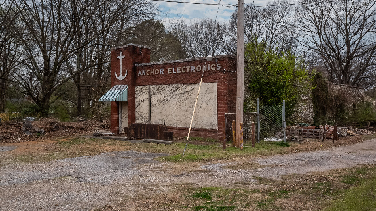 Pictures of Industrial property located at 1575 Cherry Rd, Memphis, TN 38117 for sales - image #1