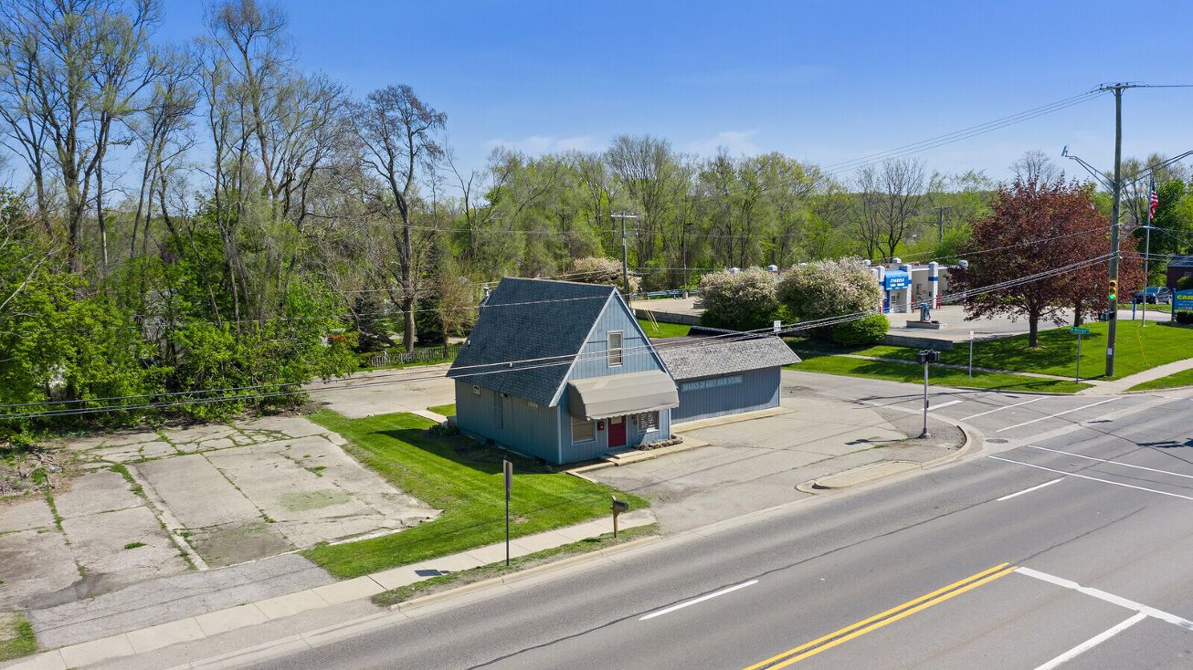 3860 Elizabeth Lake Rd, Waterford TWP, MI 48328 | Crexi.com