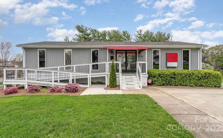 Pictures of Retail, Office property located at 1752 Country Club Rd #A and B, Gastonia, NC 28054 for sales - image #1