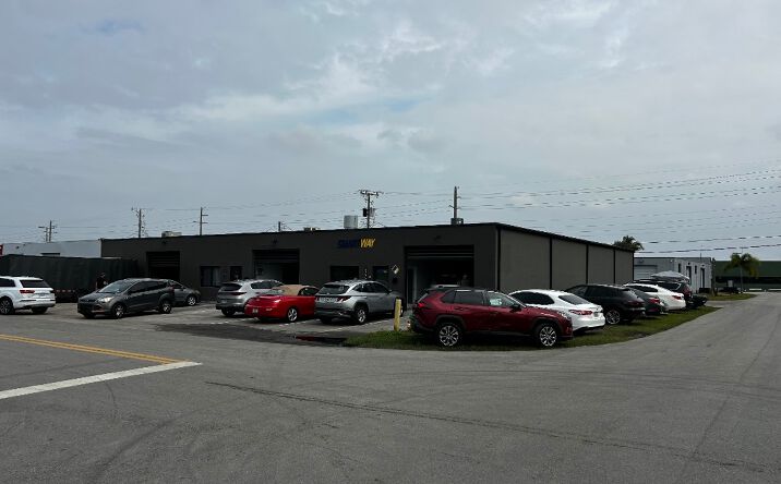Pictures of Industrial property located at 4020-4024 NE 5th Terrace, Oakland Park, FL 33334 for sales - image #1