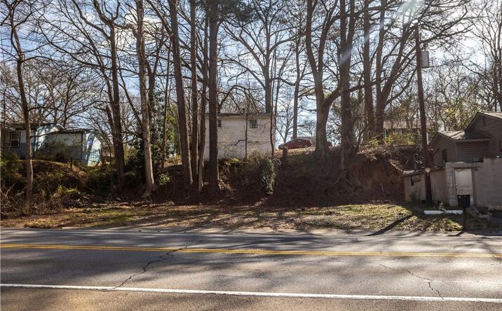 Pictures of Land property located at 560 Waleska Rd, Canton, GA 30114 for sales - image #1