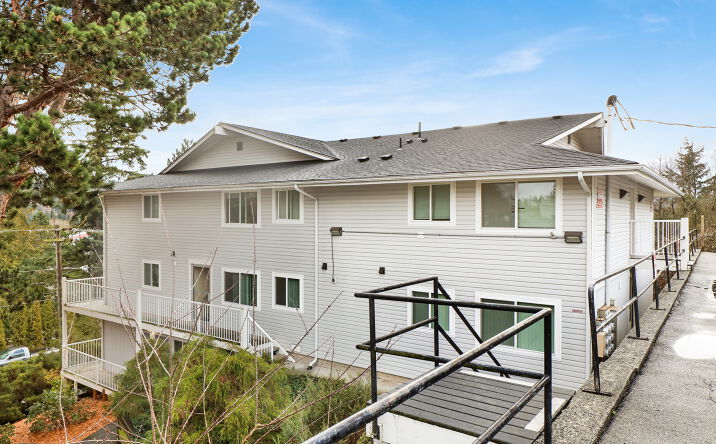 Pictures of Multifamily property located at 924 21st St, Bellingham, WA 98225 for sales - image #1