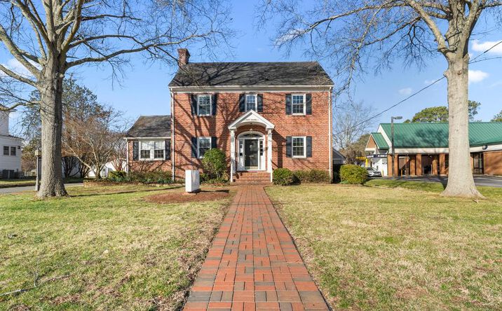 Pictures of Office property located at 95 N Main St, Kilmarnock, VA 22482 for sales - image #1
