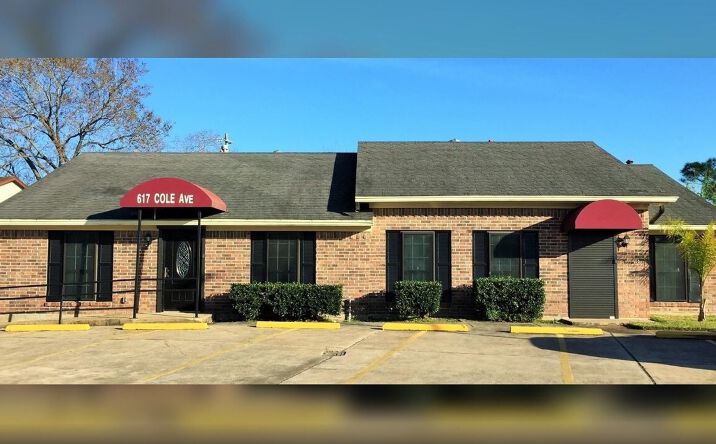 Pictures of Office, Retail property located at 617 Cole Ave, Webster, TX 77598 for sales - image #1