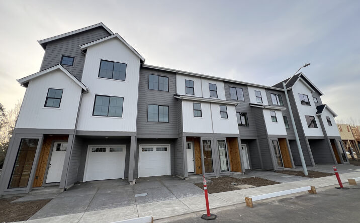 Pictures of Multifamily property located at 16933 SW 132nd Terrace, Tigard, OR 97224 for sales - image #1