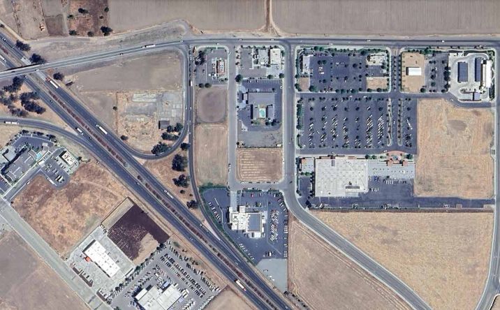 Pictures of Land property located at 212 and 308 Carlyle Way, Chowchilla, CA 93610 for sales - image #1