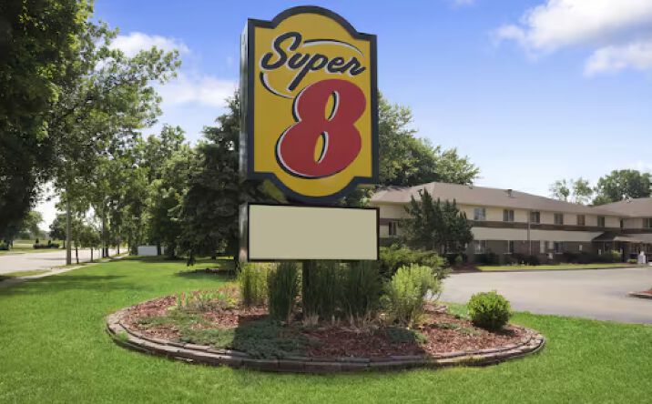 Pictures of Hospitality property located at 917 E Milwaukee St, Whitewater, WI 53190 for sales - image #1