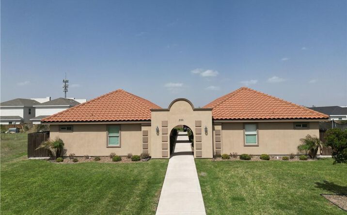 Pictures of Multifamily property located at 300 S Ridge Lane, San Juan, TX 78589 for sales - image #1