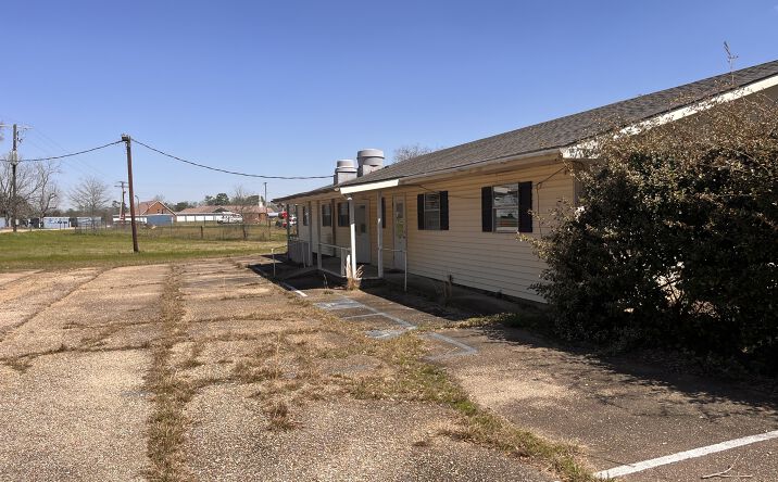 Pictures of Retail property located at 26450 Choctaw Rd, Franklinton, LA 70438 for sales - image #1