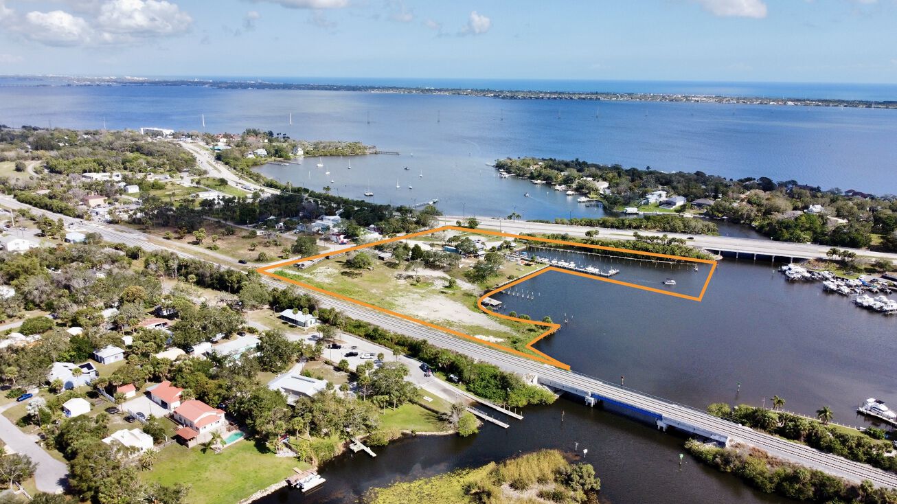 Pictures of Hospitality, Land, Mixed Use, Retail, Special Purpose property located at 4220 Dixie Hwy NE, Palm Bay, FL 32905 for sales - image #1