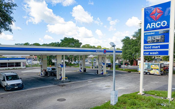 Pictures of Retail property located at 7890 103rd St, Jacksonville, FL 32210 for sales - image #1