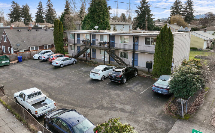 Pictures of Multifamily property located at 6956 N Fessenden St, Portland, OR 97203 for sales - image #1
