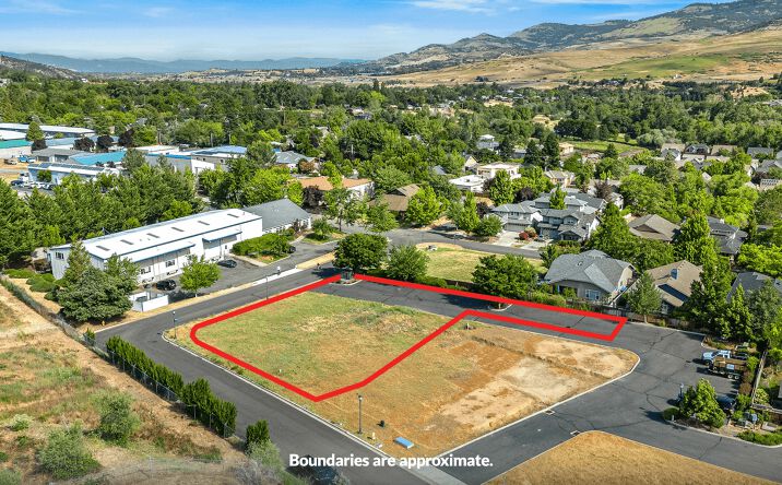 Pictures of Land property located at 449 Russell St, Ashland, OR 97520 for sales - image #1