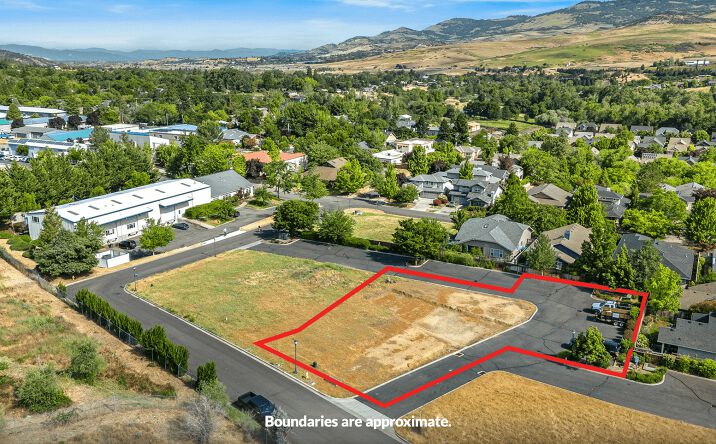 Pictures of Land property located at 459 Russell St, Ashland, OR 97520 for sales - image #1