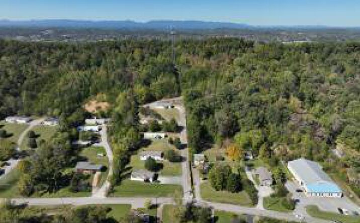 Pictures of Mobile Home Park property located at 1951 Old Callahan Dr, Knoxville, TN 37912 for sales - image #1