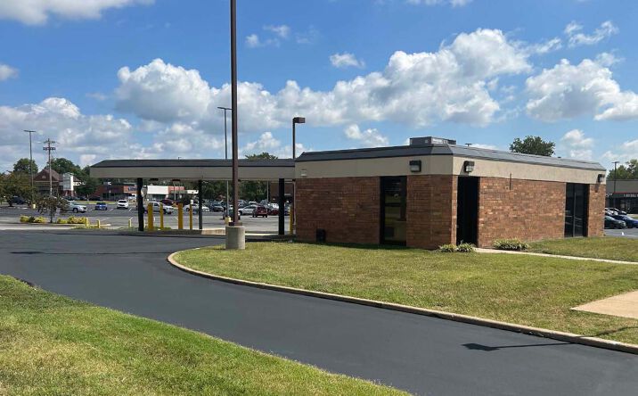 Pictures of Retail, Land property located at 1100 Shackelford Rd, Florissant, MO 63031 for sales - image #1
