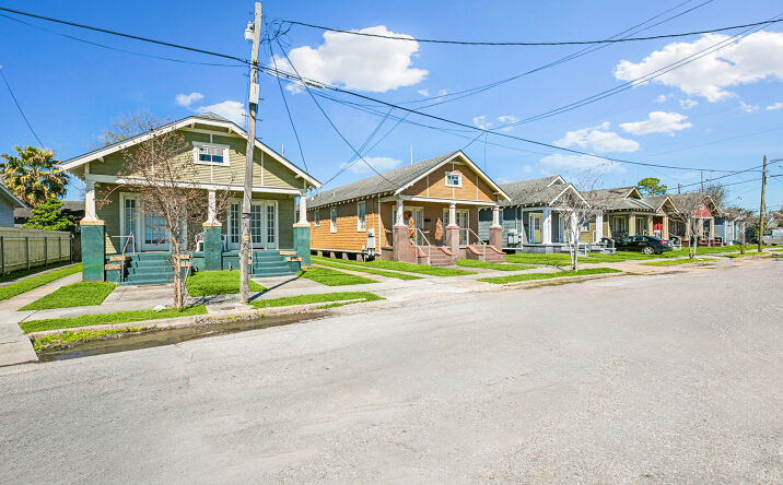 Pictures of Multifamily property located at 3312 Joliet St, New Orleans, LA 70118 for sales - image #1