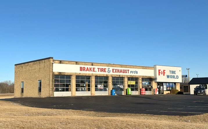 Pictures of Retail property located at 1983 Pawlisch Dr, Rockford, IL 61112 for sales - image #1