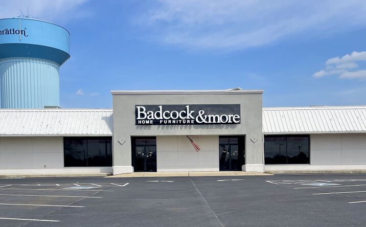 Pictures of Mixed Use, Retail, Self Storage, Special Purpose property located at 761 Madison St, Shelbyville, TN 37160 for sales - image #1