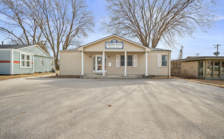 1116 GRAND AVE West Des Moines IA 50265-3520 APN: 320/03026-000-000 ...