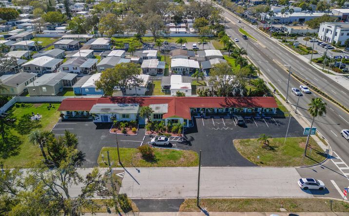 Pictures of Hospitality property located at 2431 Gulf to Bay Blvd, Clearwater, FL 33765 for sales - image #1