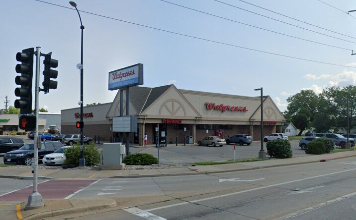 Pictures of Retail property located at 305 Racine St, Menasha, WI 54952 for sales - image #1