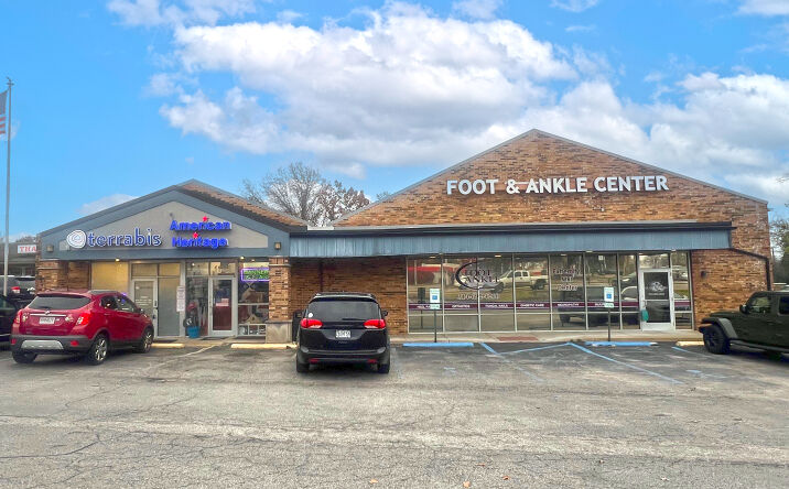 Pictures of Retail property located at 11062 Olive Blvd, St. Louis, MO 63141 for sales - image #1