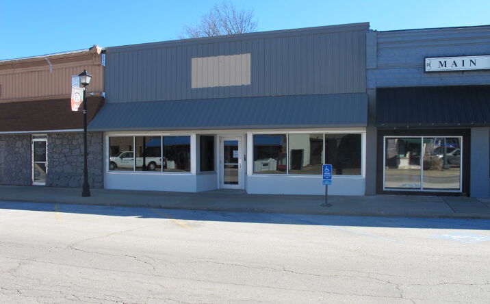 Pictures of Office property located at 204 N Main St, Republic, MO 65738 for sales - image #1