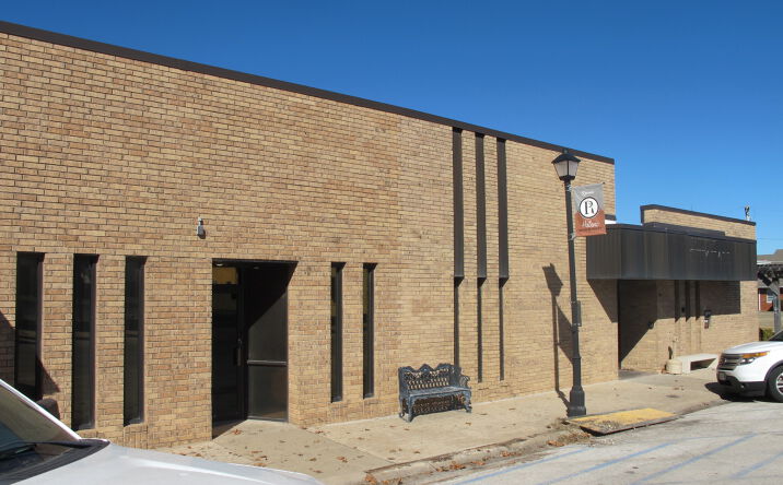 Pictures of Office property located at 209 N Main St, Republic, MO 65738 for sales - image #1
