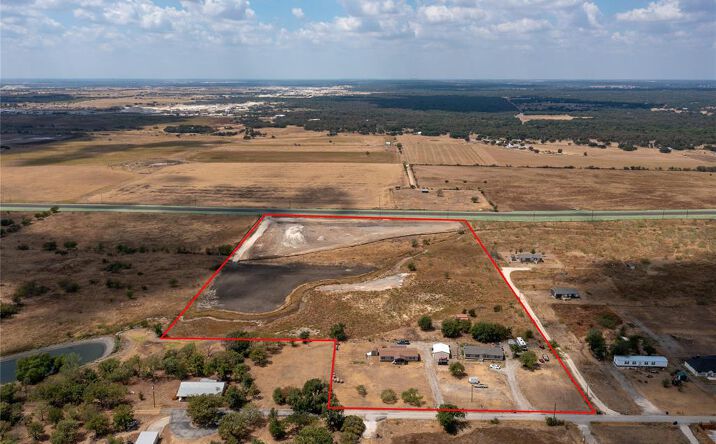 Pictures of Land property located at 412 County Rd 396, Jarrell, TX 76537 for sales - image #1