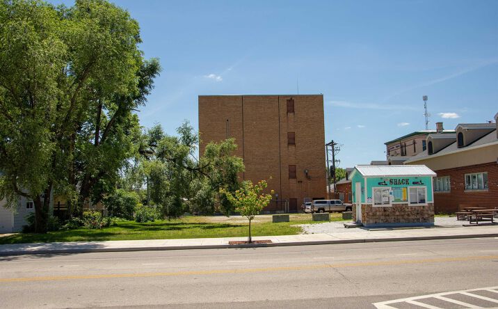 Pictures of Land property located at 221 E JACKSON Street, Macomb, IL 61455 for sales - image #1