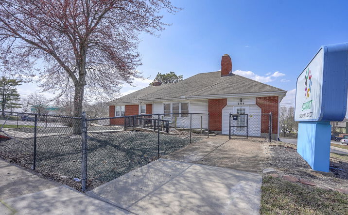 Pictures of Business for Sale, Mixed Use, Office, Retail, Special Purpose property located at 604 SW Jefferson St, Lee's Summit, MO 64063 for sales - image #1