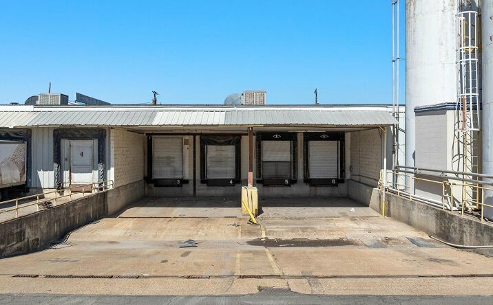 Pictures of Industrial property located at 225 S 17th St, Waco, TX 76701 for sales - image #1