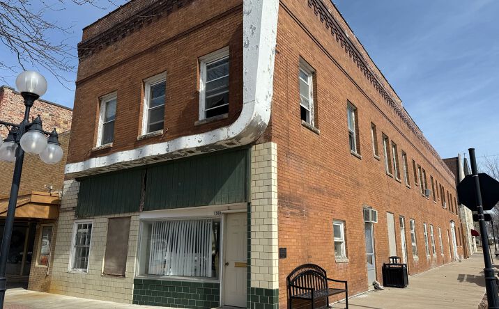 Pictures of Hospitality, Mixed Use, Multifamily, Retail property located at 1300 2nd St, Perry, IA 50220 for sales - image #1