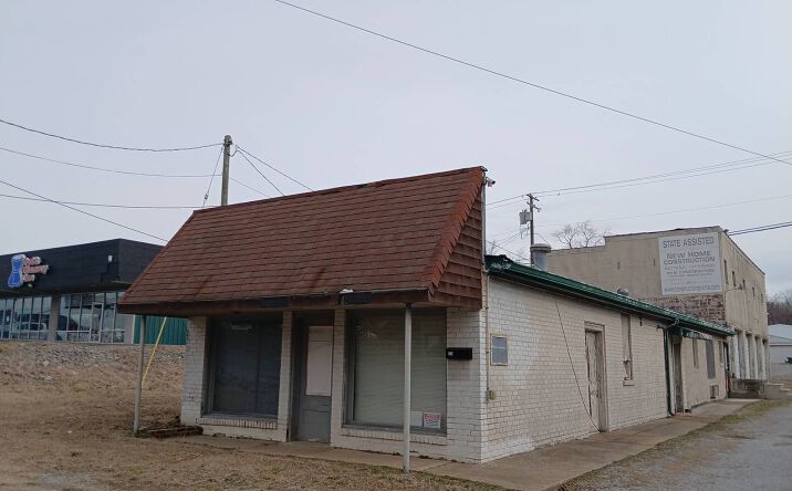 Pictures of Retail, Office, Mixed Use property located at 124 South Second Street, Central City, KY 42330 for sales - image #1
