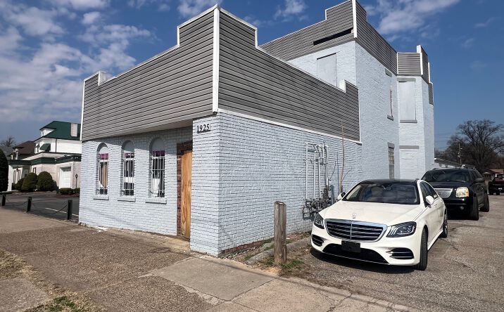 Pictures of Multifamily, Retail property located at 1925 W Broadway, Louisville, KY 40203 for sales - image #1