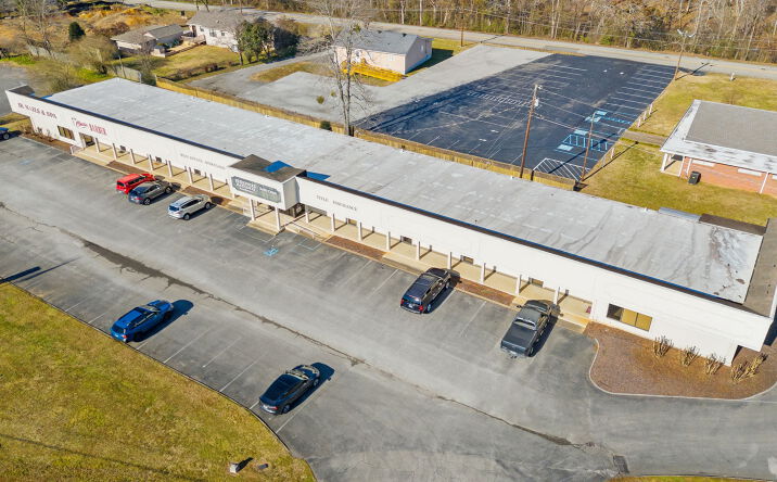 Pictures of Mixed Use, Office property located at 5475 Hixson Pike, Chattanooga, TN 37343 for sales - image #1