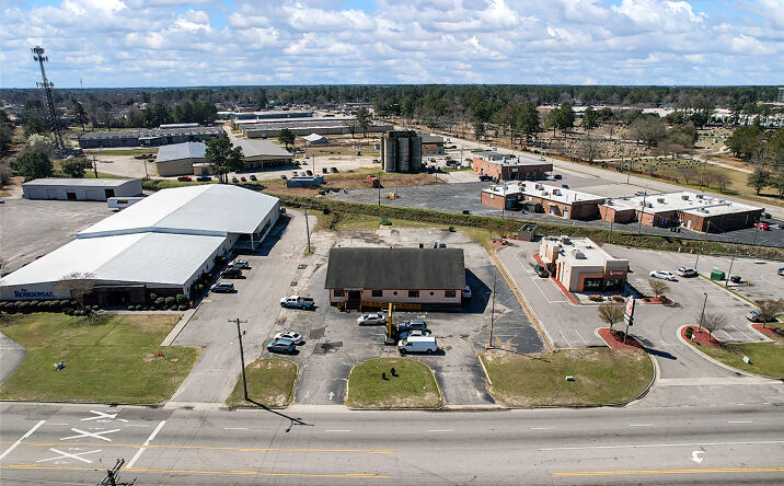 Pictures of Business for Sale property located at 2177 N Roberts Ave, Lumberton, NC 28358 for sales - image #1