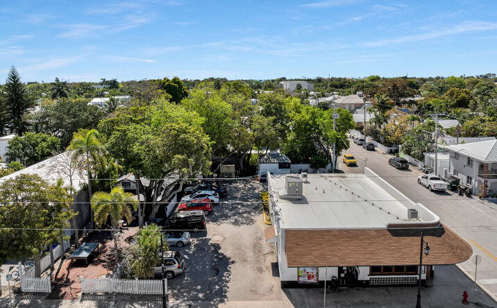 Pictures of Retail property located at 1000-1006 Truman Ave, Key West, FL 33040 for sales - image #1