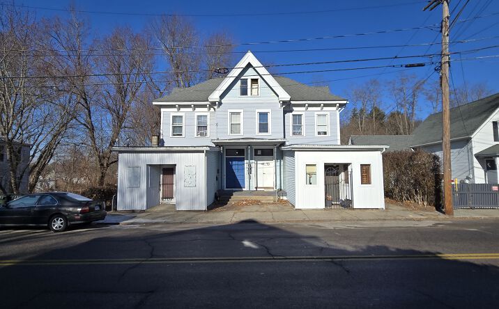 Pictures of Multifamily property located at 102 Boswell Ave, Norwich, CT 06360 for sales - image #1