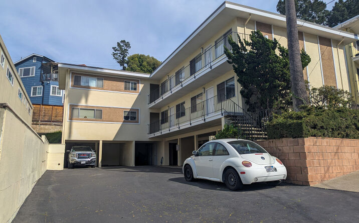 Pictures of Multifamily property located at 693 San Bruno Ave, Brisbane, CA 94005 for sales - image #1