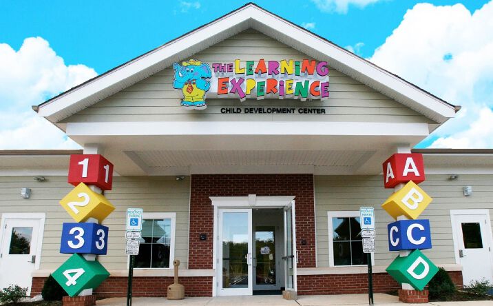 Pictures of Retail property located at 43020 Eastern Kingbird Plaza, Ashburn, VA 20147 for sales - image #1