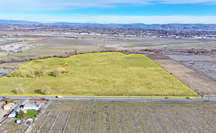 Pictures of Land property located at 3300 W Ahtanum Rd, Union Gap, WA 98903 for sales - image #1