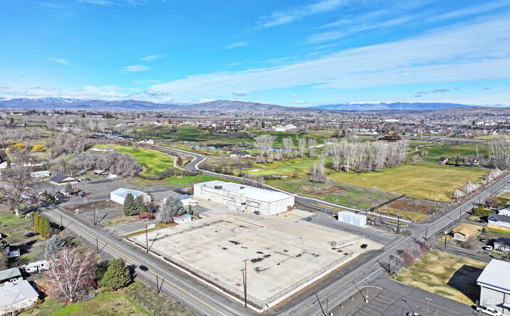 Pictures of Industrial property located at 8603 Ahtanum Rd, Yakima, WA 98903 for sales - image #1