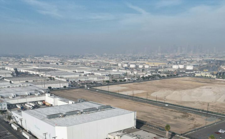 Pictures of Industrial property located at 5015 Hampton St, Vernon, CA 90058 for sales - image #1