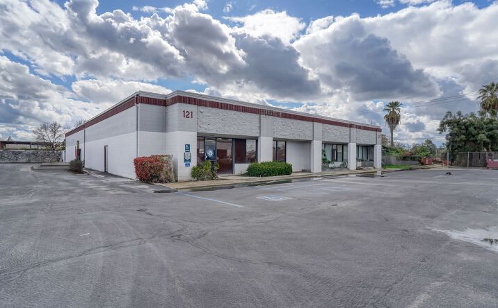 Pictures of Industrial property located at 2727 N Grove Industrial Dr, Fresno, CA 93727 for sales - image #1